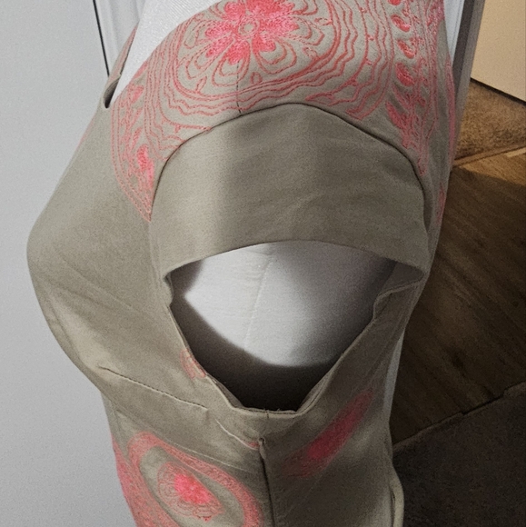 Boden | Embroidered Circular/Floral Mandala Sheath Style Midi Dress - Picture 5 of 12